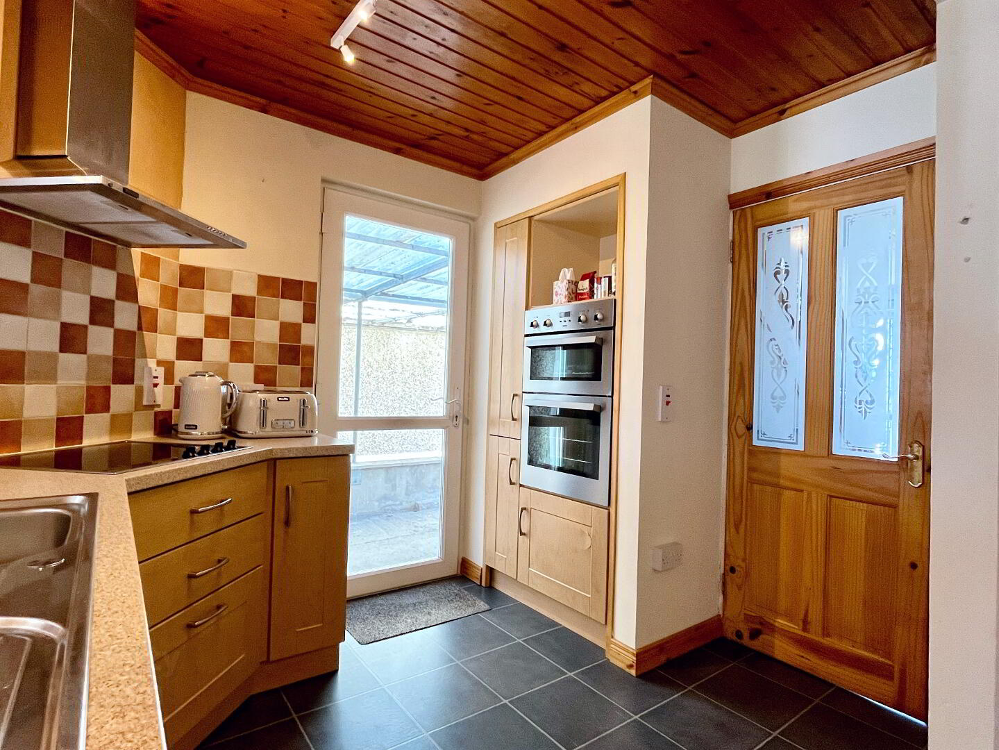 25 Kingsway Drive 11 of 32