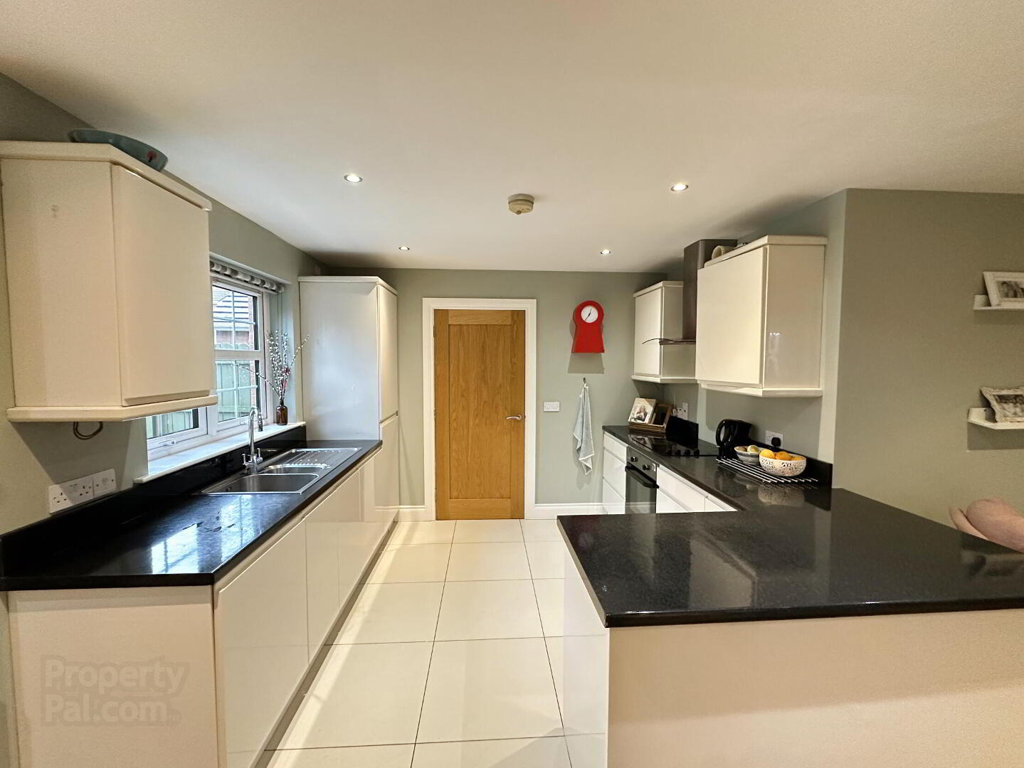 21 Scarvagh Heights 9 of 28