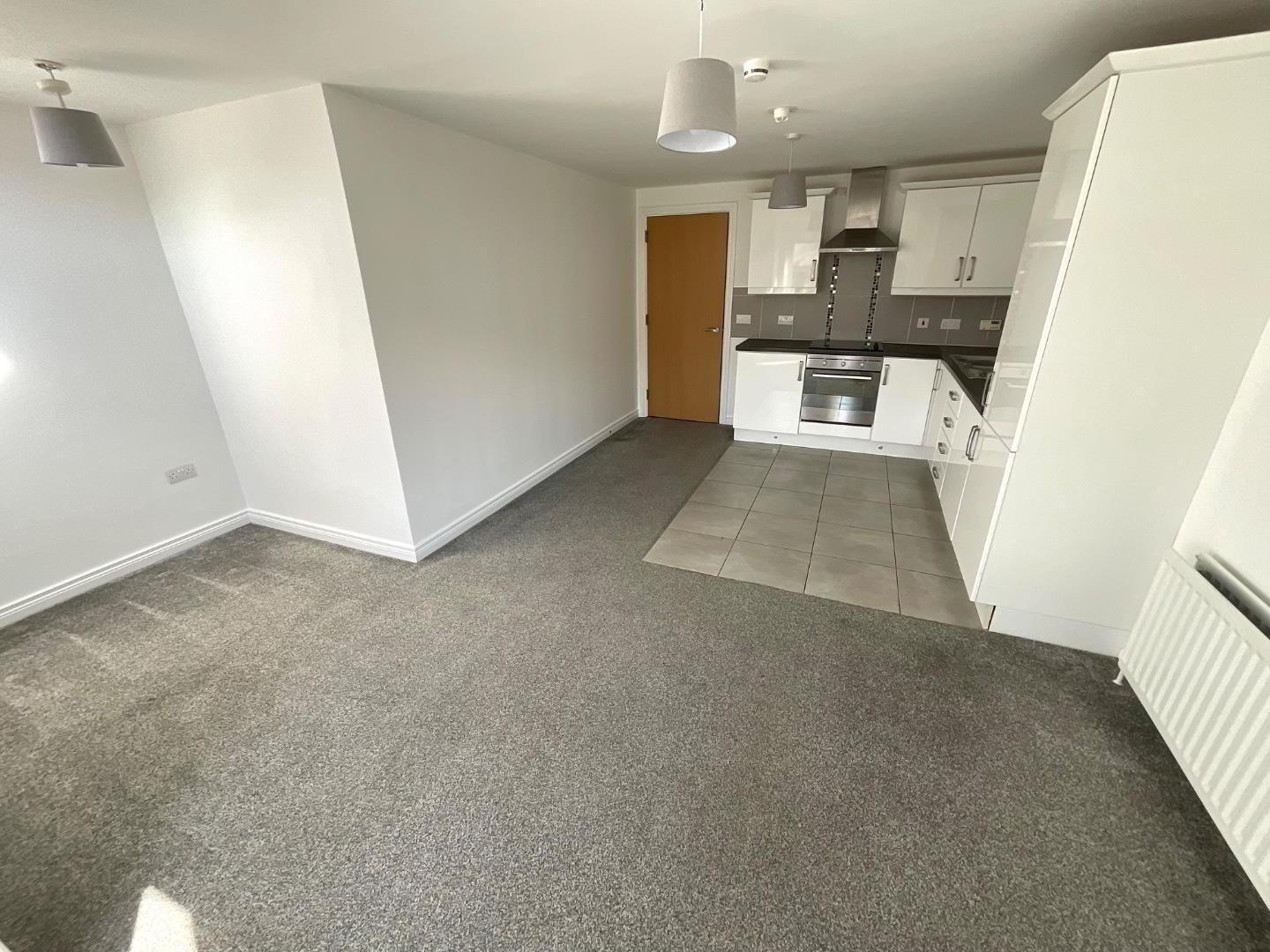 Apartment 6 187 West Circular Road 3 of 9