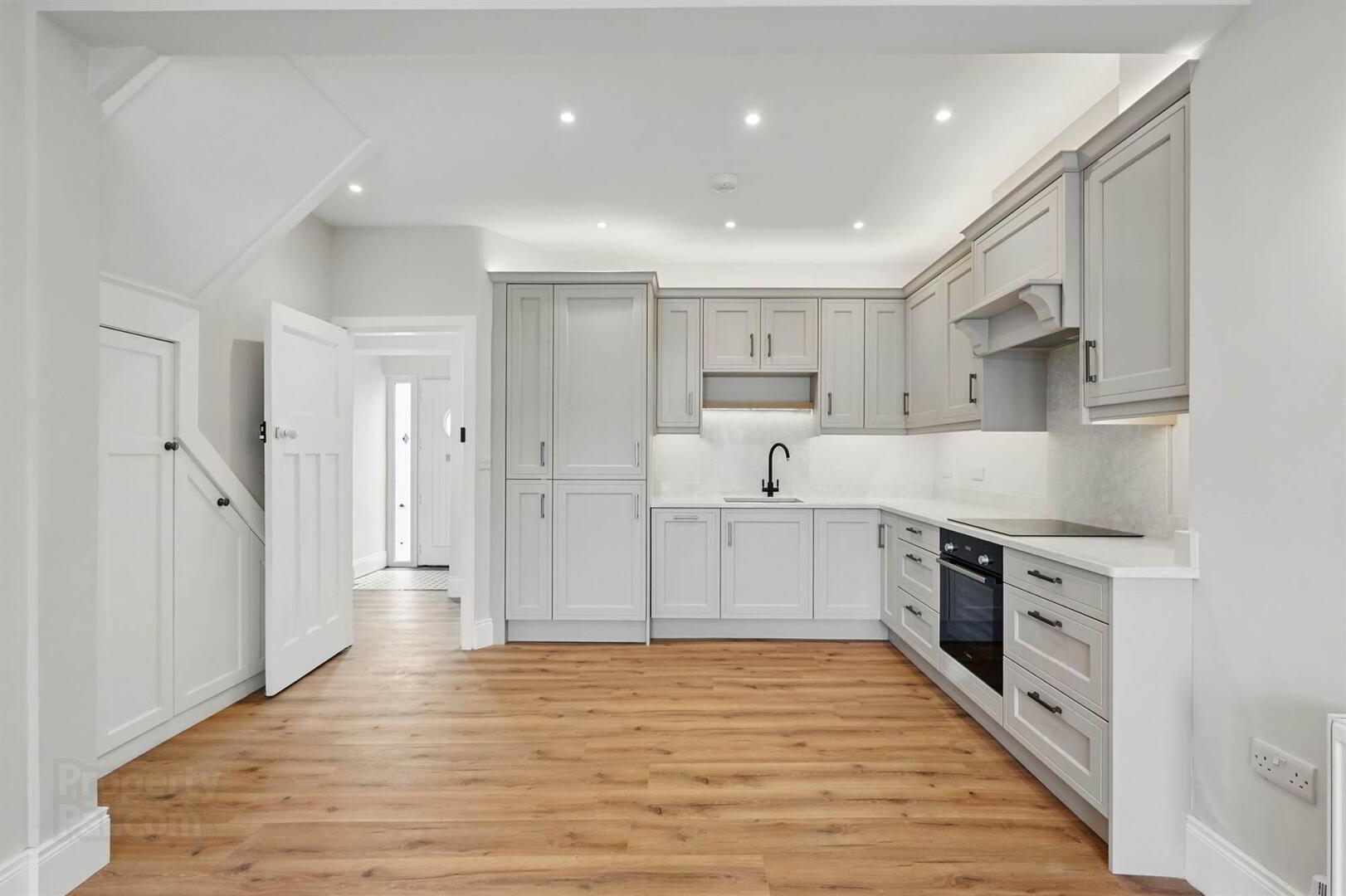 65 Upper Lisburn Road 7 of 21