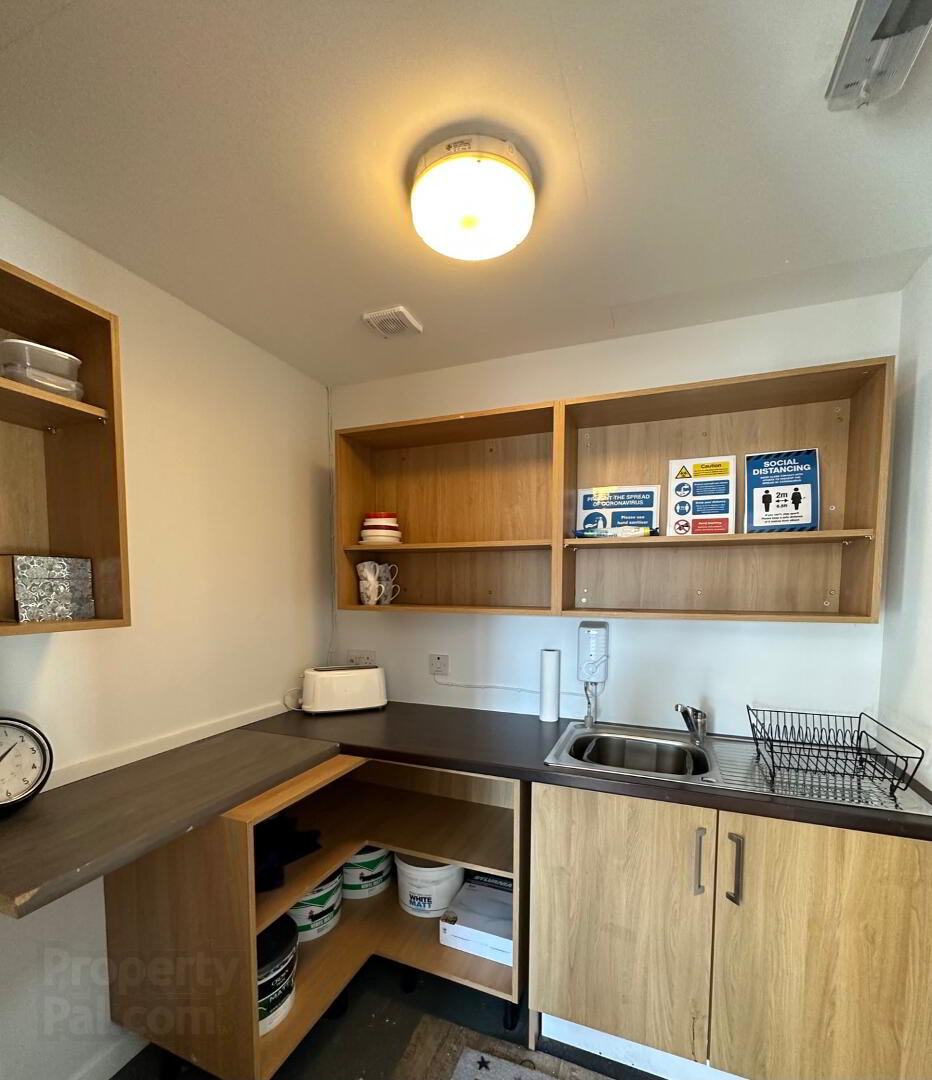 Unit A, 25 Castle Street 7 of 9