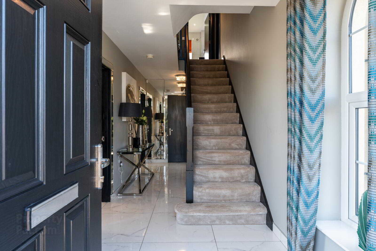 7 Hartley Hall Close 4 of 29