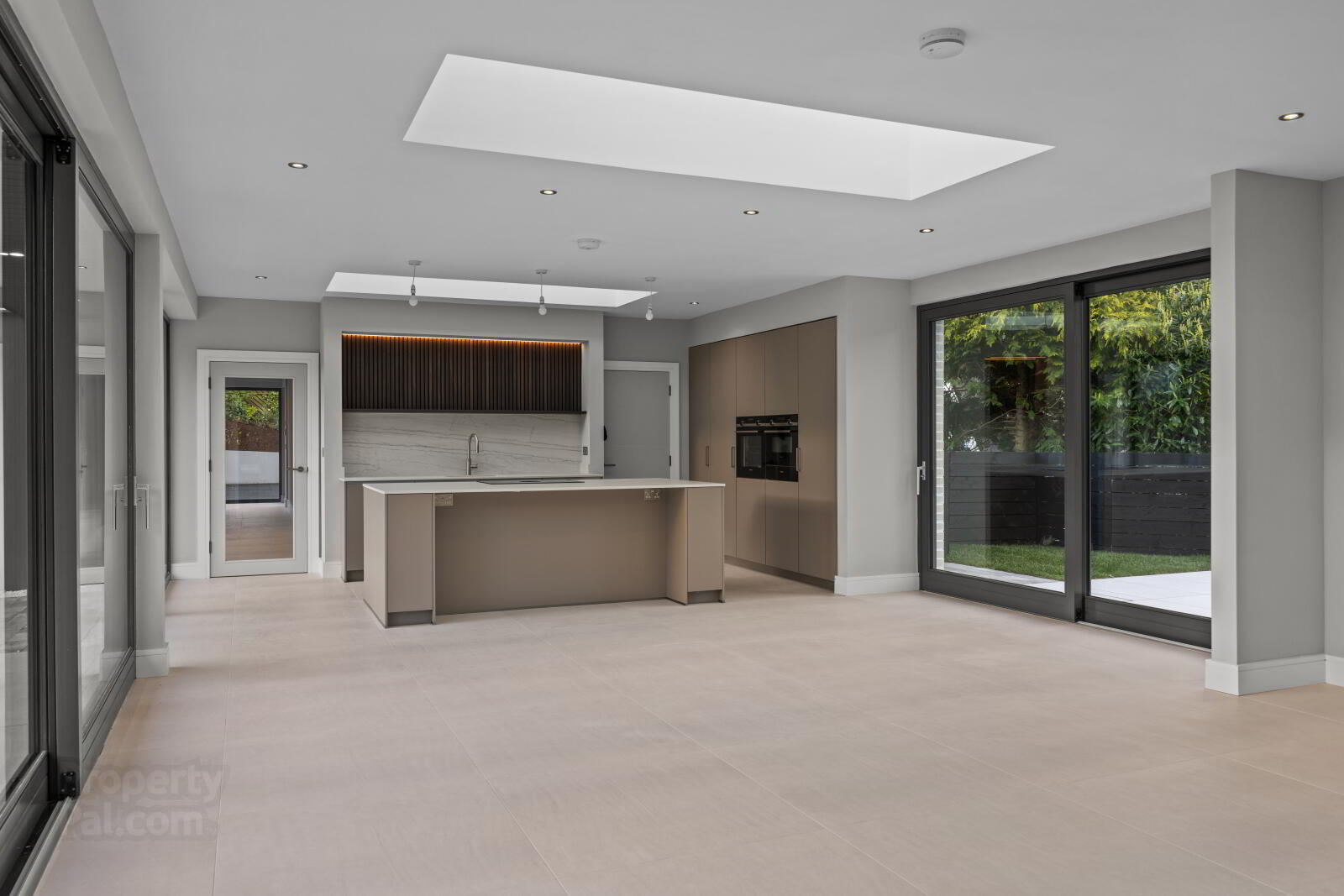 Monad, 7a Glen Road 11 of 54
