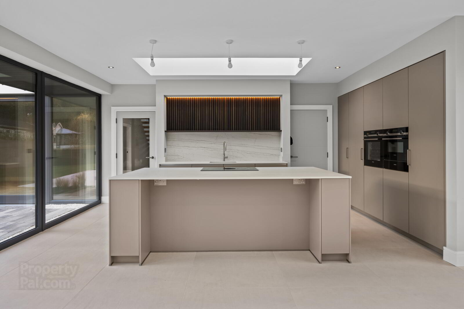 Monad, 7a Glen Road 12 of 54