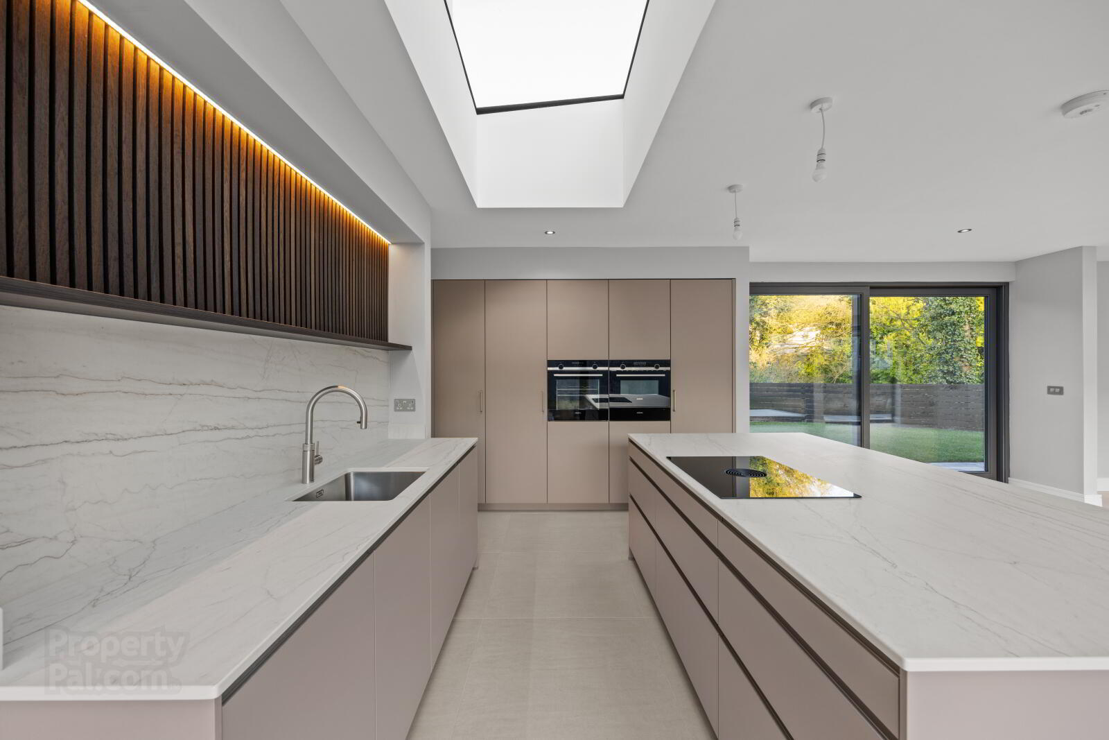 Monad, 7a Glen Road 13 of 54