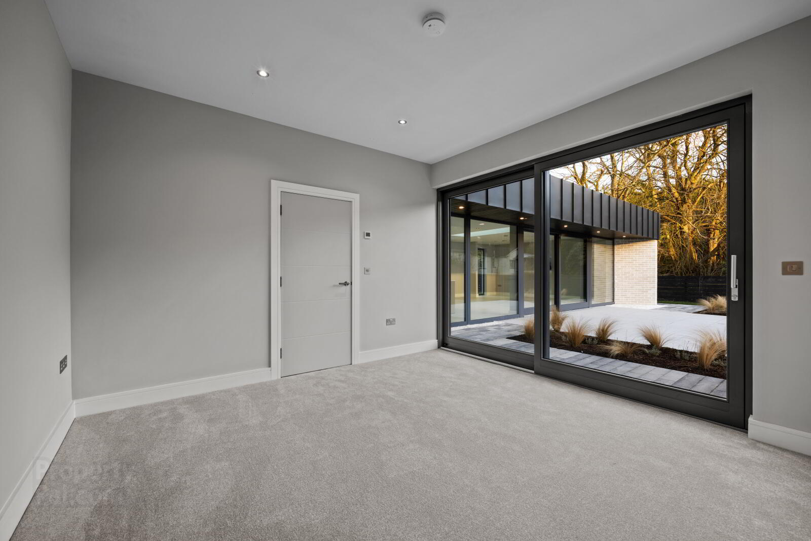 Monad, 7a Glen Road 19 of 54