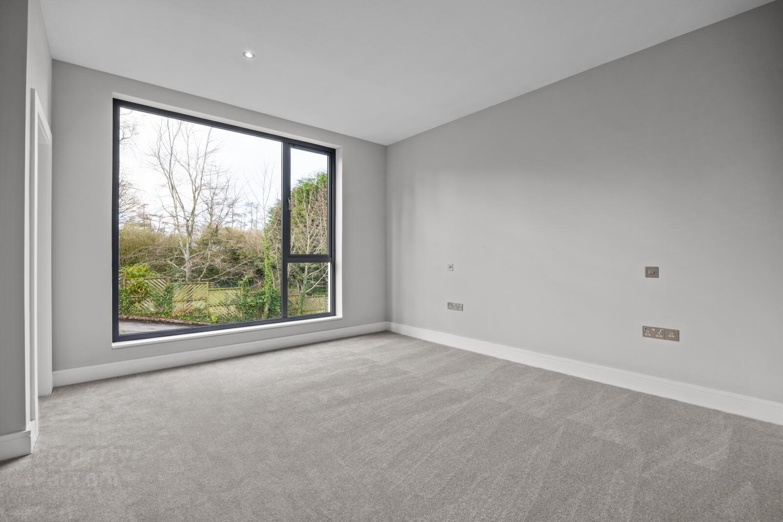 Monad, 7a Glen Road 23 of 54