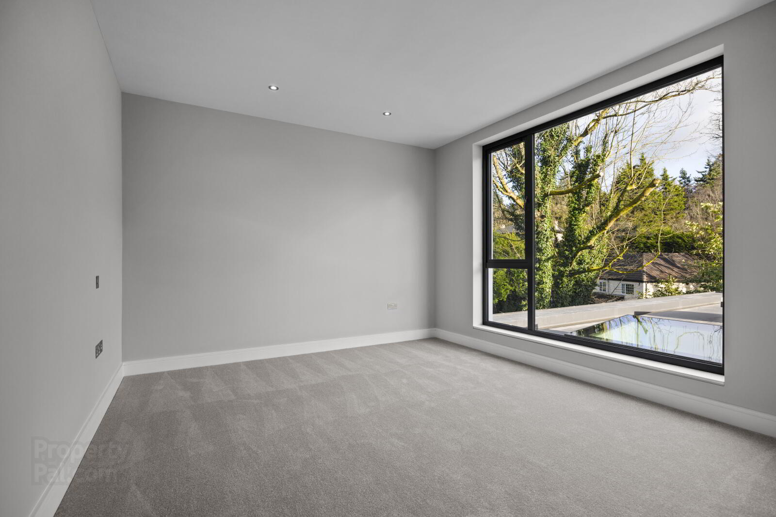 Monad, 7a Glen Road 31 of 54