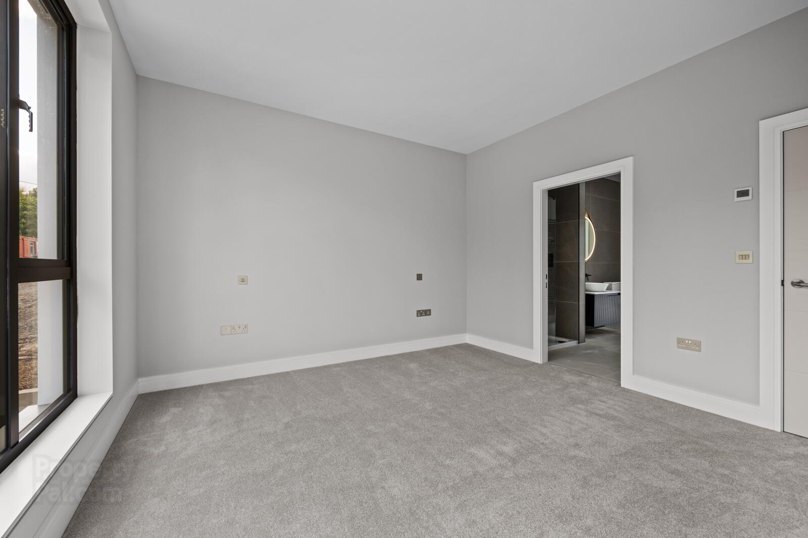Monad, 7a Glen Road 33 of 54