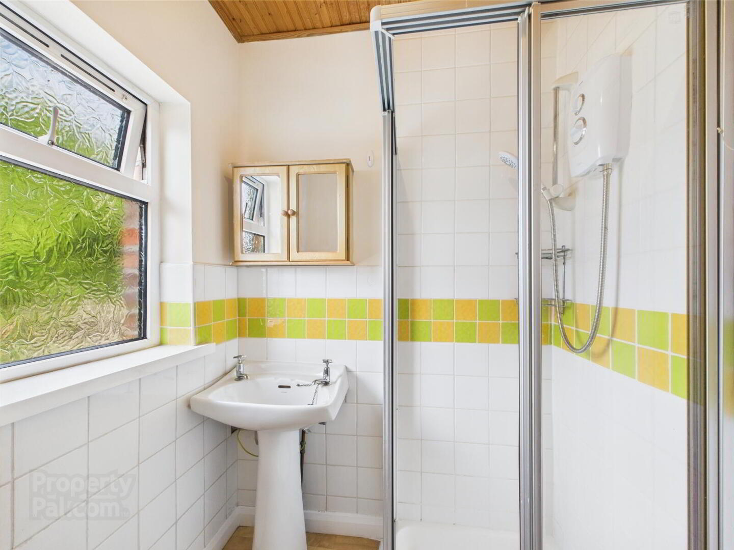 2 Strandburn Street 15 of 17