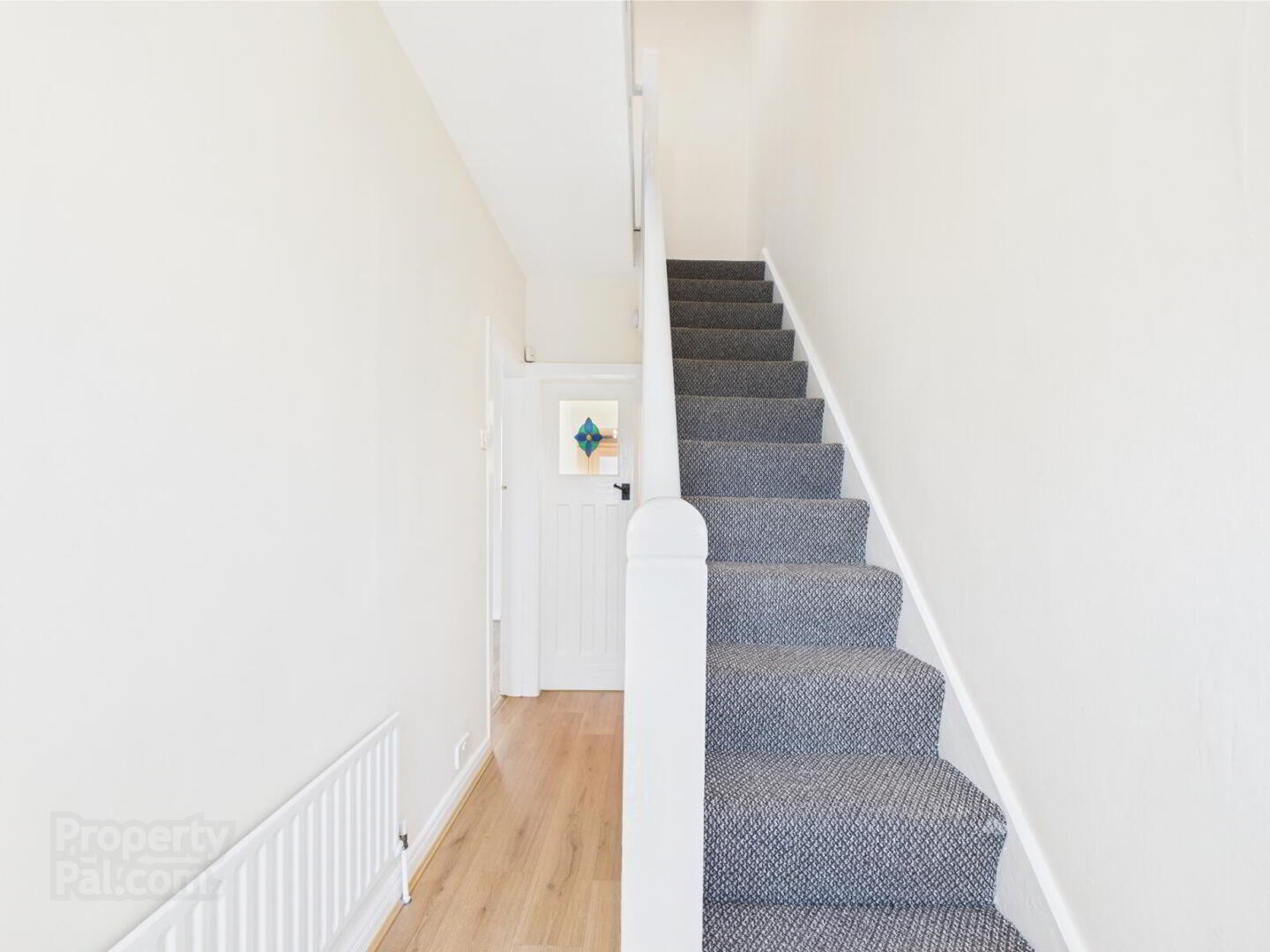 2 Strandburn Street 8 of 17