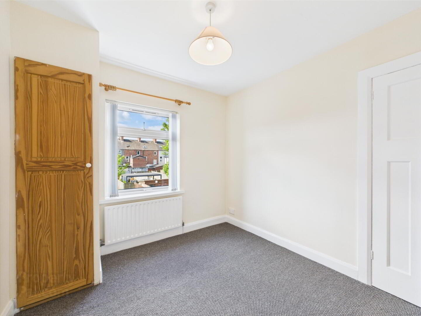 2 Strandburn Street 13 of 17