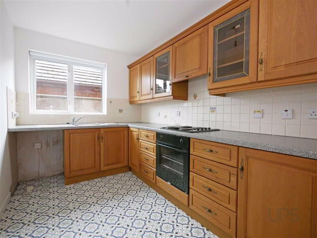 Apt 1, 14 Hillsborough Road 6 of 13