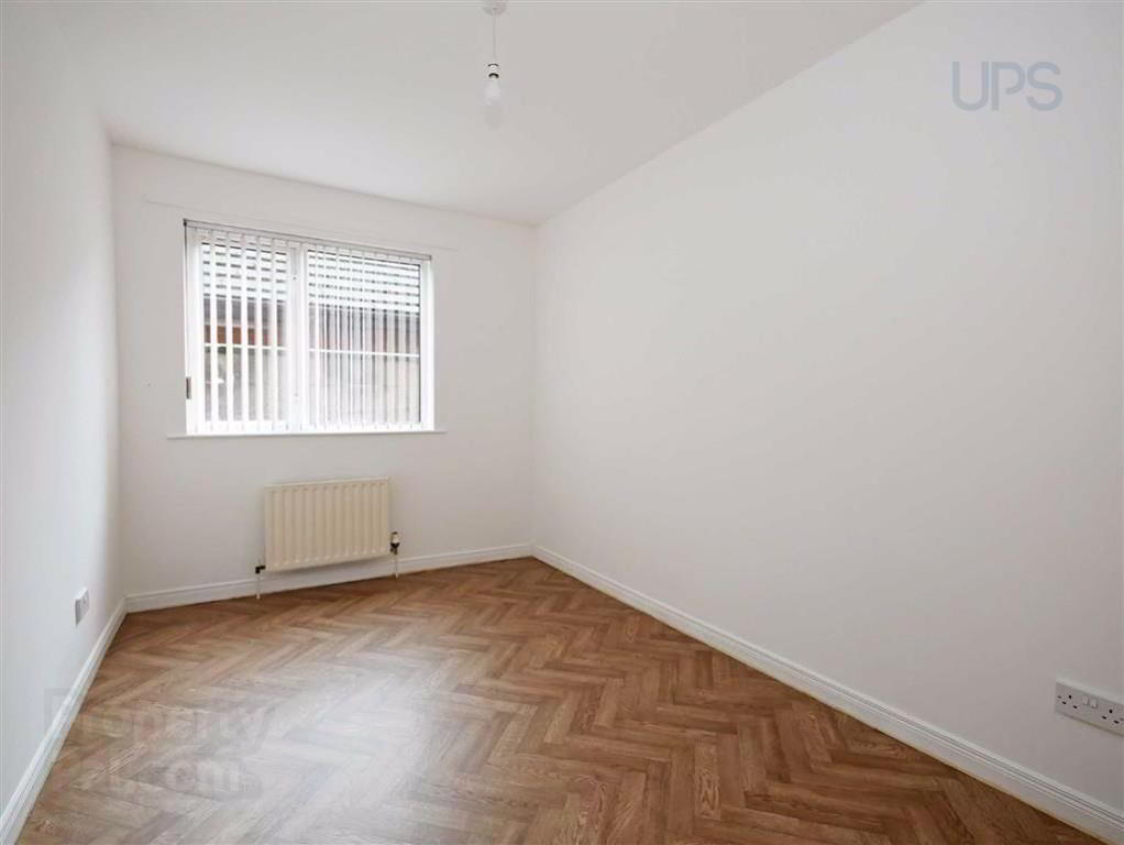 Apt 1, 14 Hillsborough Road 10 of 13