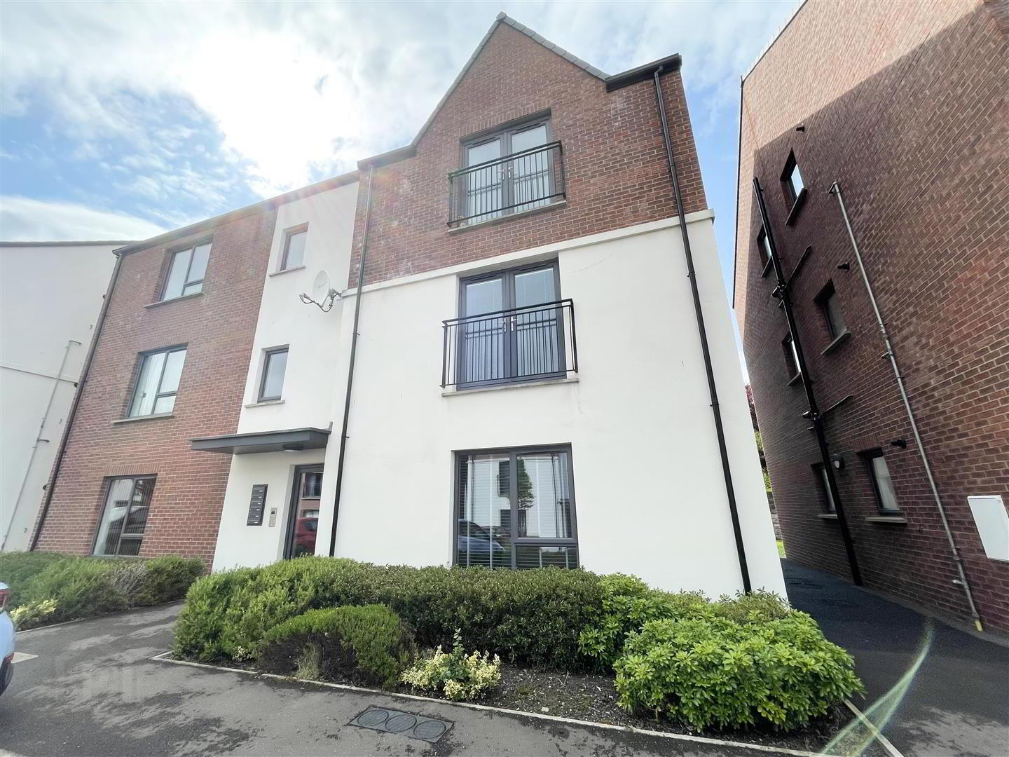 Apt 26 Cotton Hall, 5 Faulkner Road 1 of 8