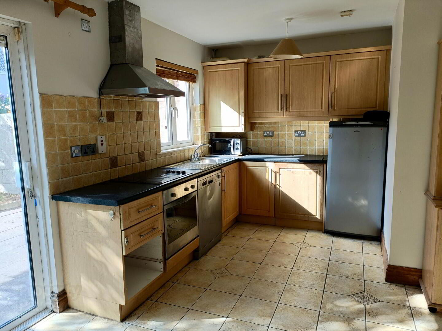 35 Eiscir End Road 6 of 17
