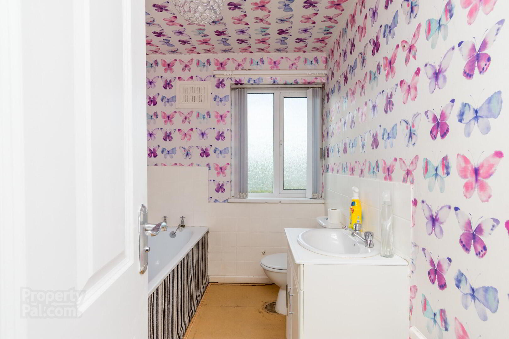 14 Eglantine Crescent 10 of 13