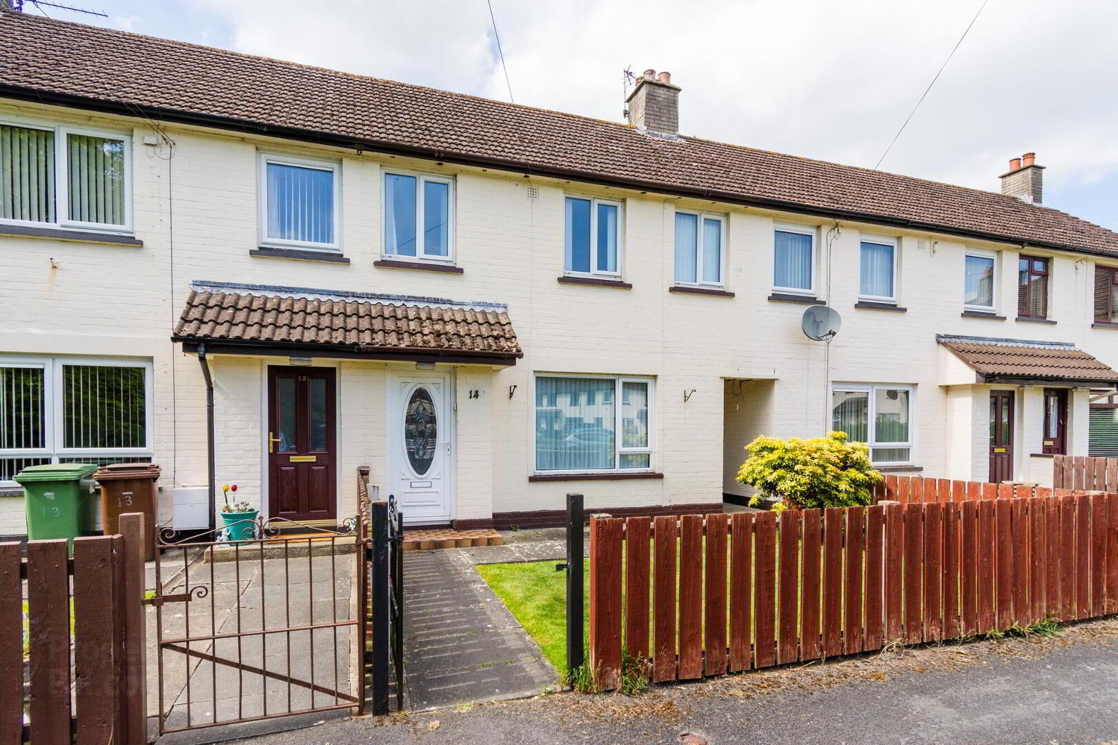 14 Eglantine Crescent 1 of 13