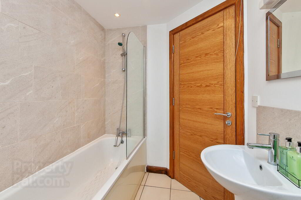226 Malone Road 22 of 27