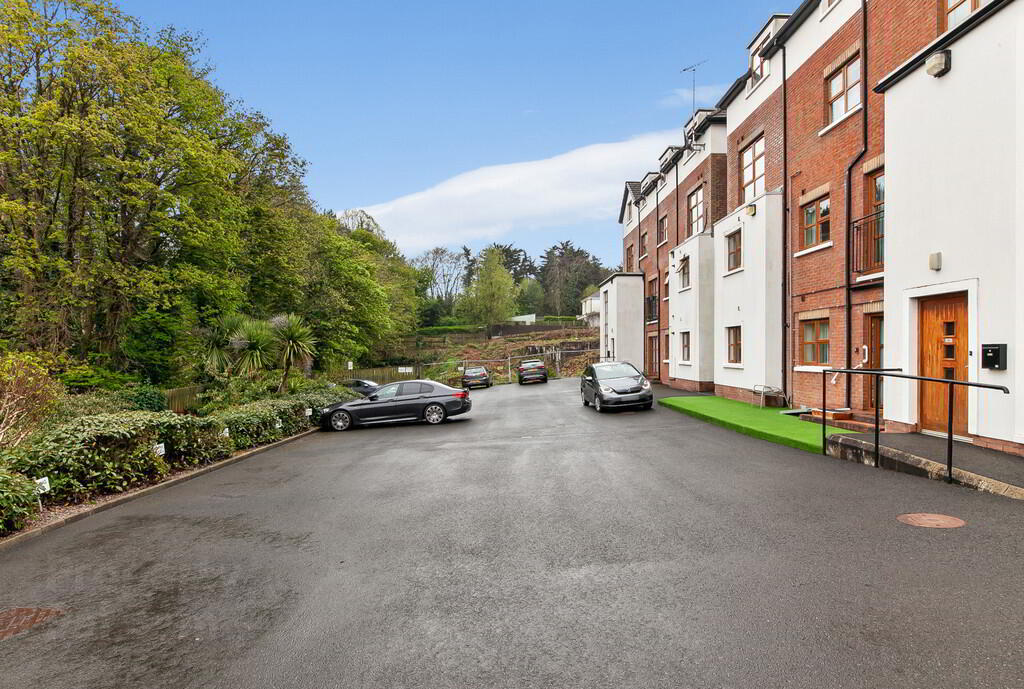 226 Malone Road 25 of 27