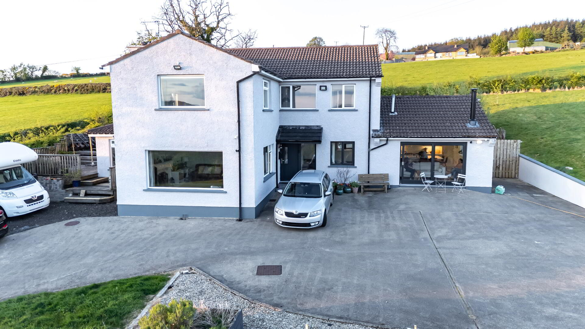 46 Foreglen Road 4 of 44