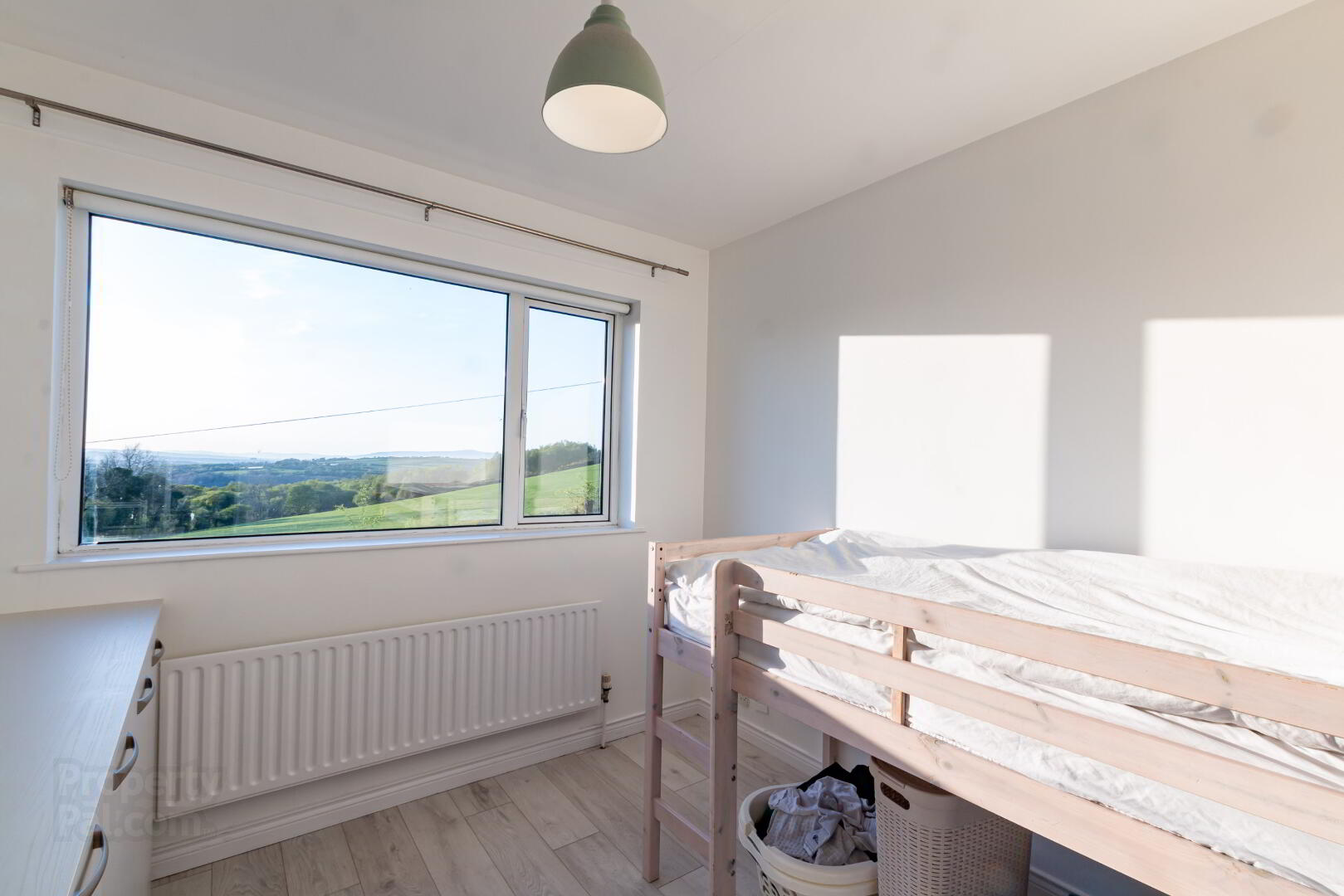 46 Foreglen Road 33 of 44