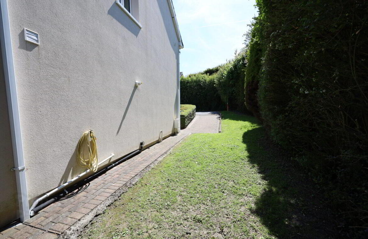 22 Maurland 16 of 17