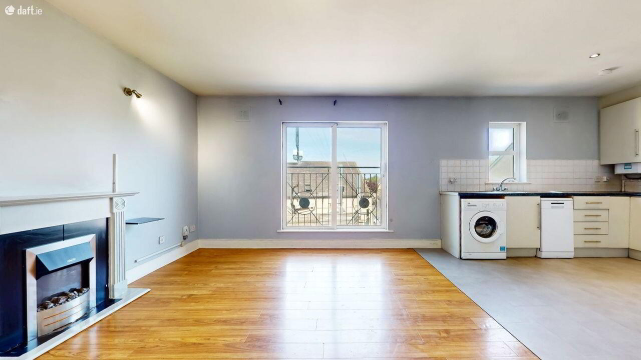 Apartment 14 Station Court 4 of 11