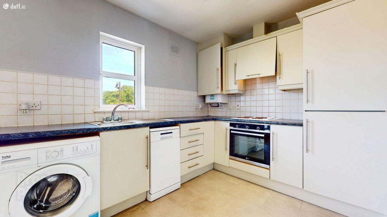 Apartment 14 Station Court 6 of 11