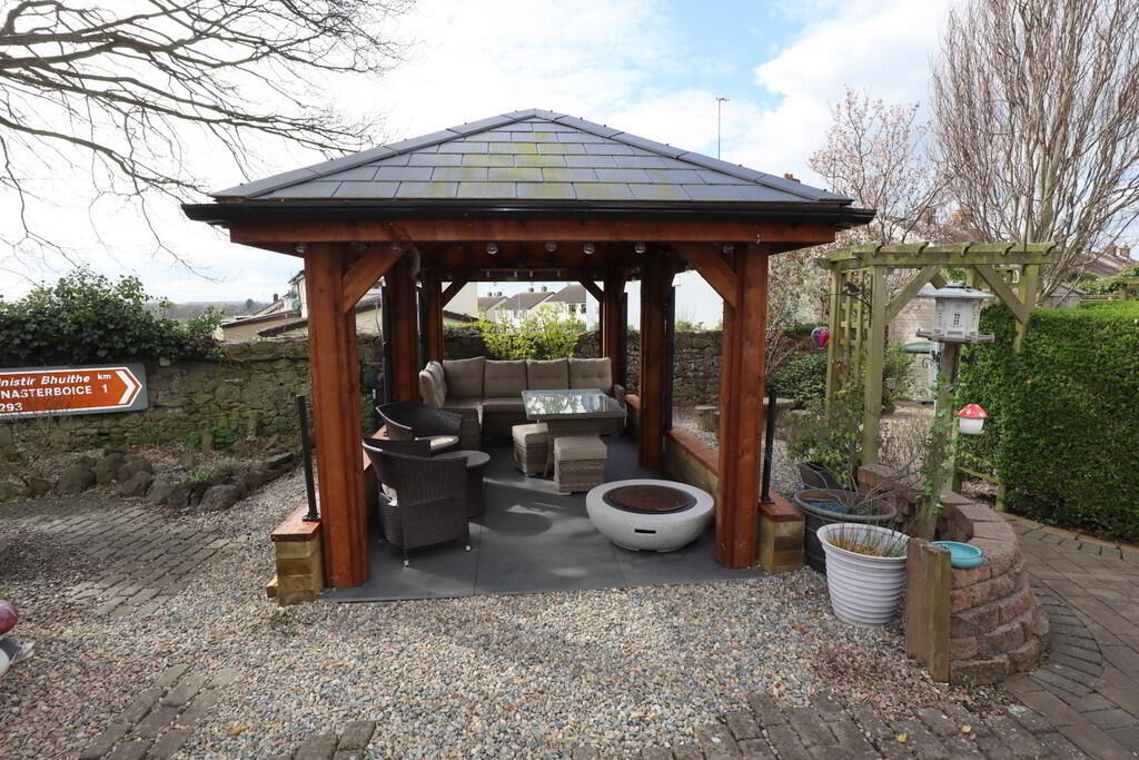6 Laburnum Turret 20 of 24
