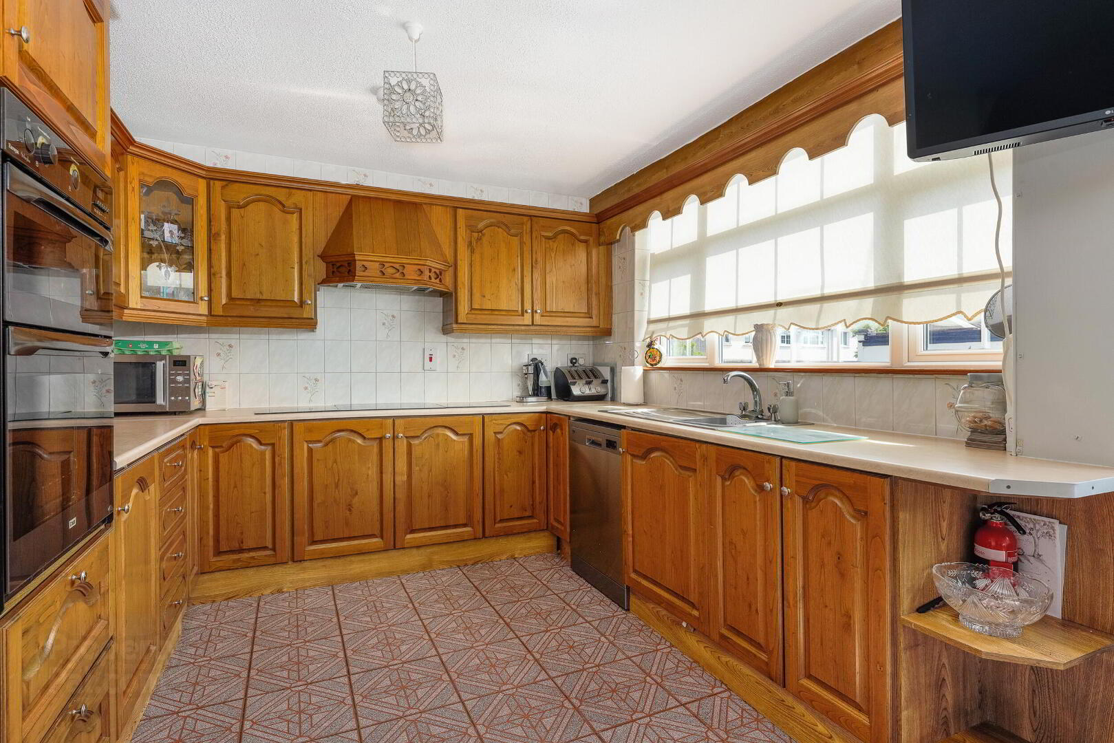 20 Northway Estate 14 of 29