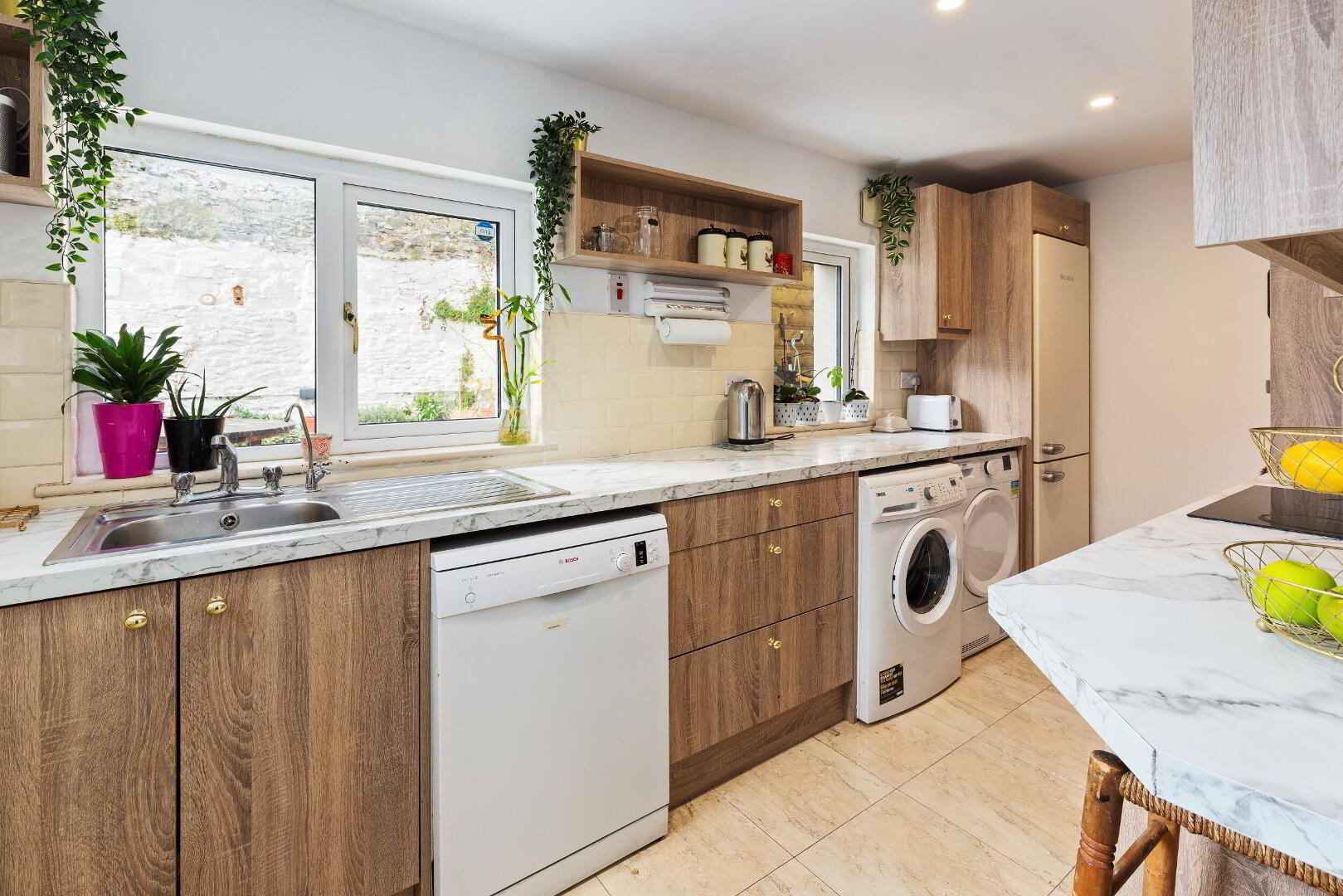 4 Lwr Carrick Street 5 of 9