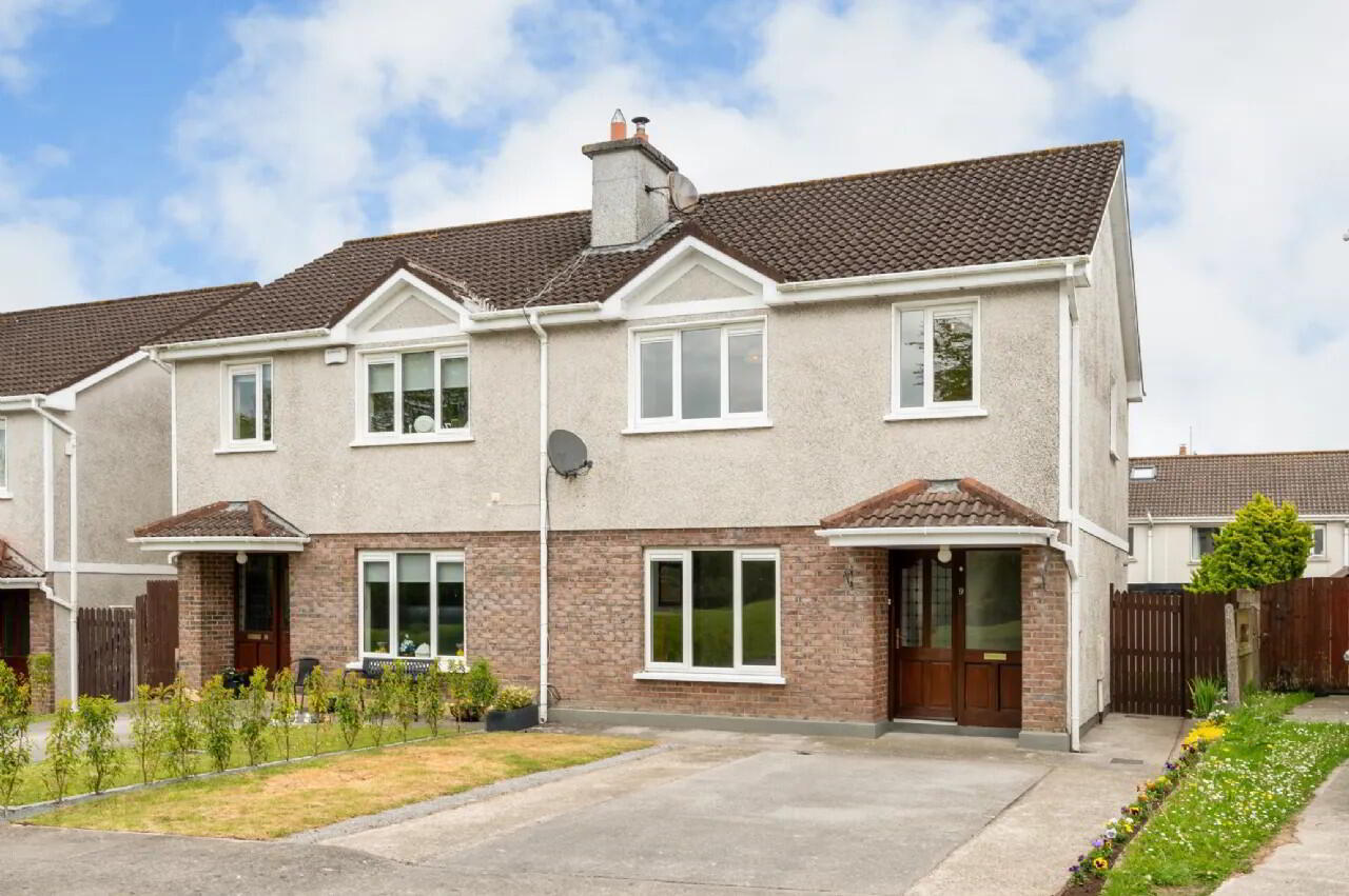 9 Hawthorn Cresent 1 of 17