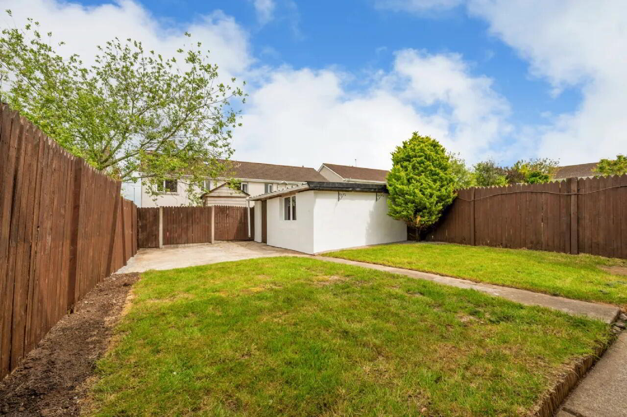 9 Hawthorn Cresent 15 of 17