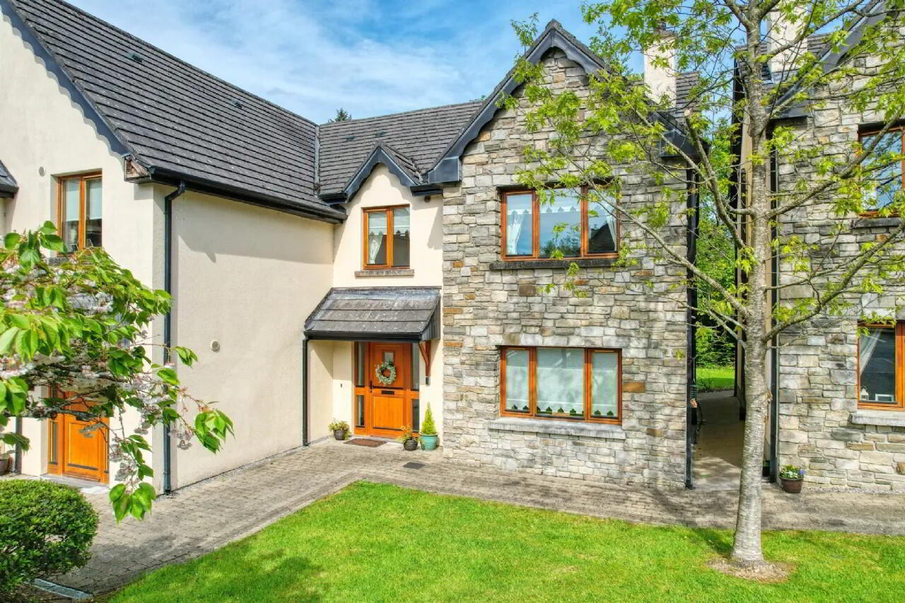13 Lord Leitrim Court 1 of 24