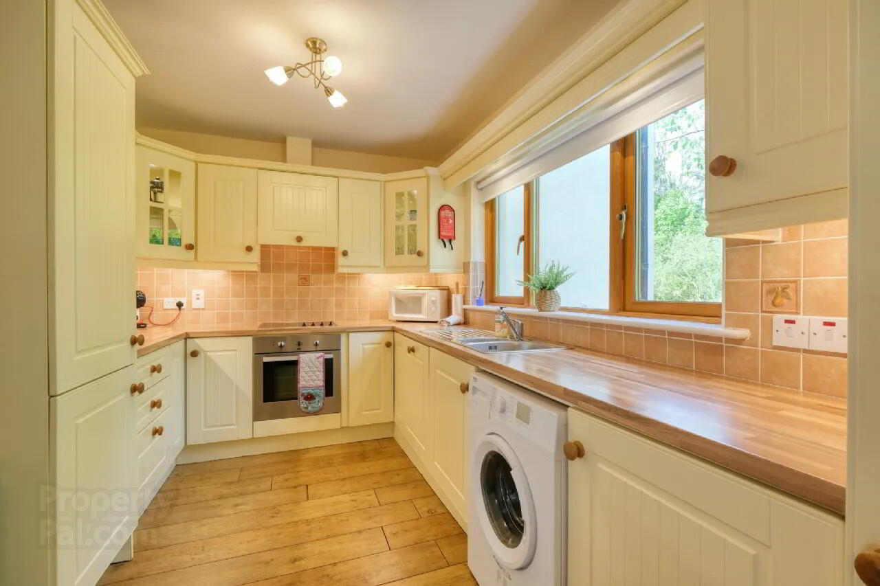 13 Lord Leitrim Court 6 of 24