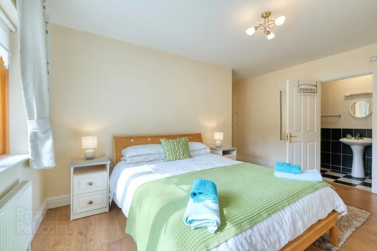 13 Lord Leitrim Court 13 of 24