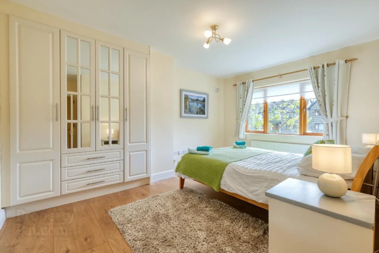 13 Lord Leitrim Court 15 of 24