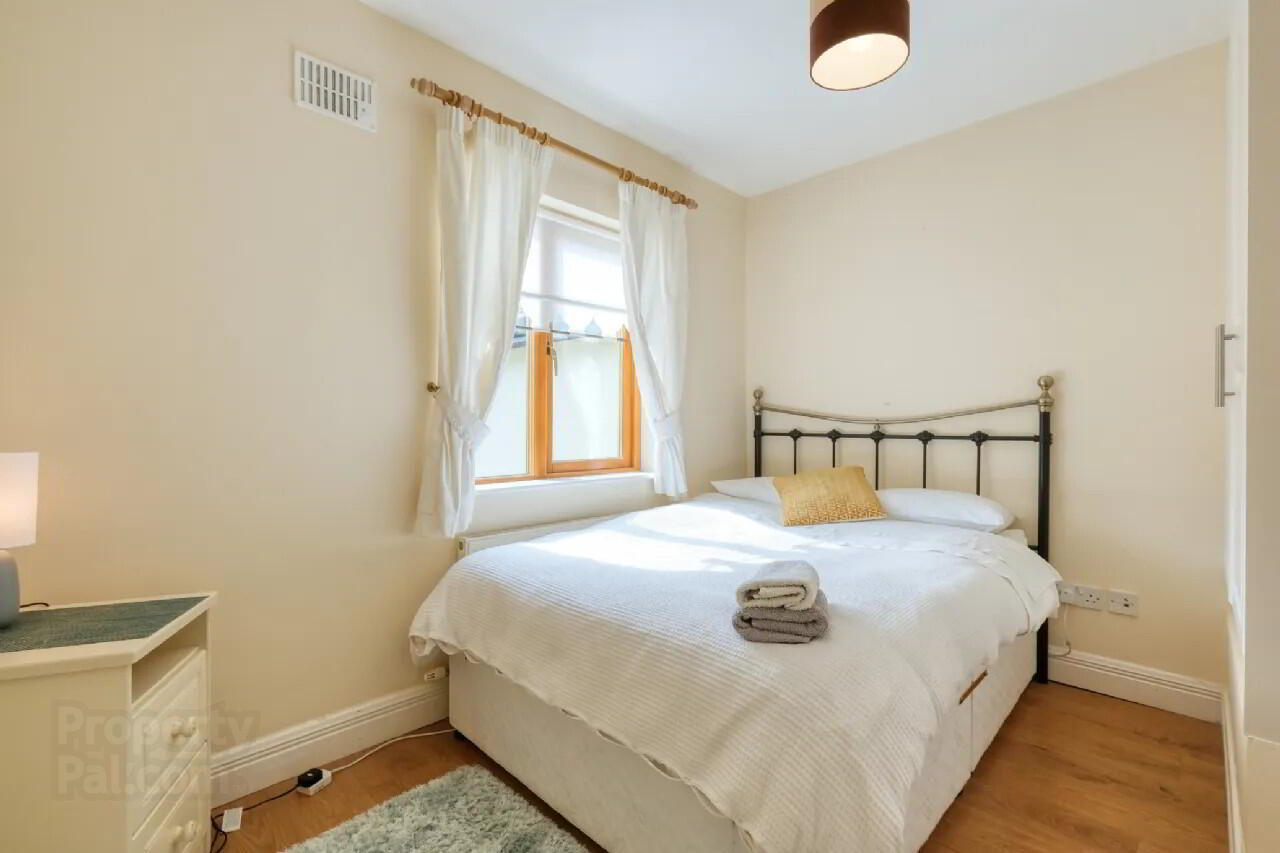 13 Lord Leitrim Court 16 of 24