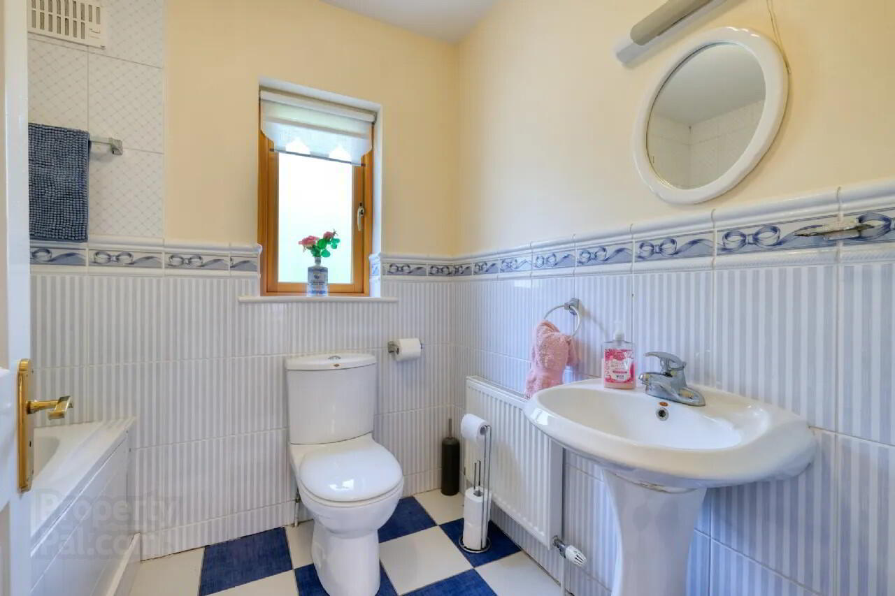 13 Lord Leitrim Court 17 of 24