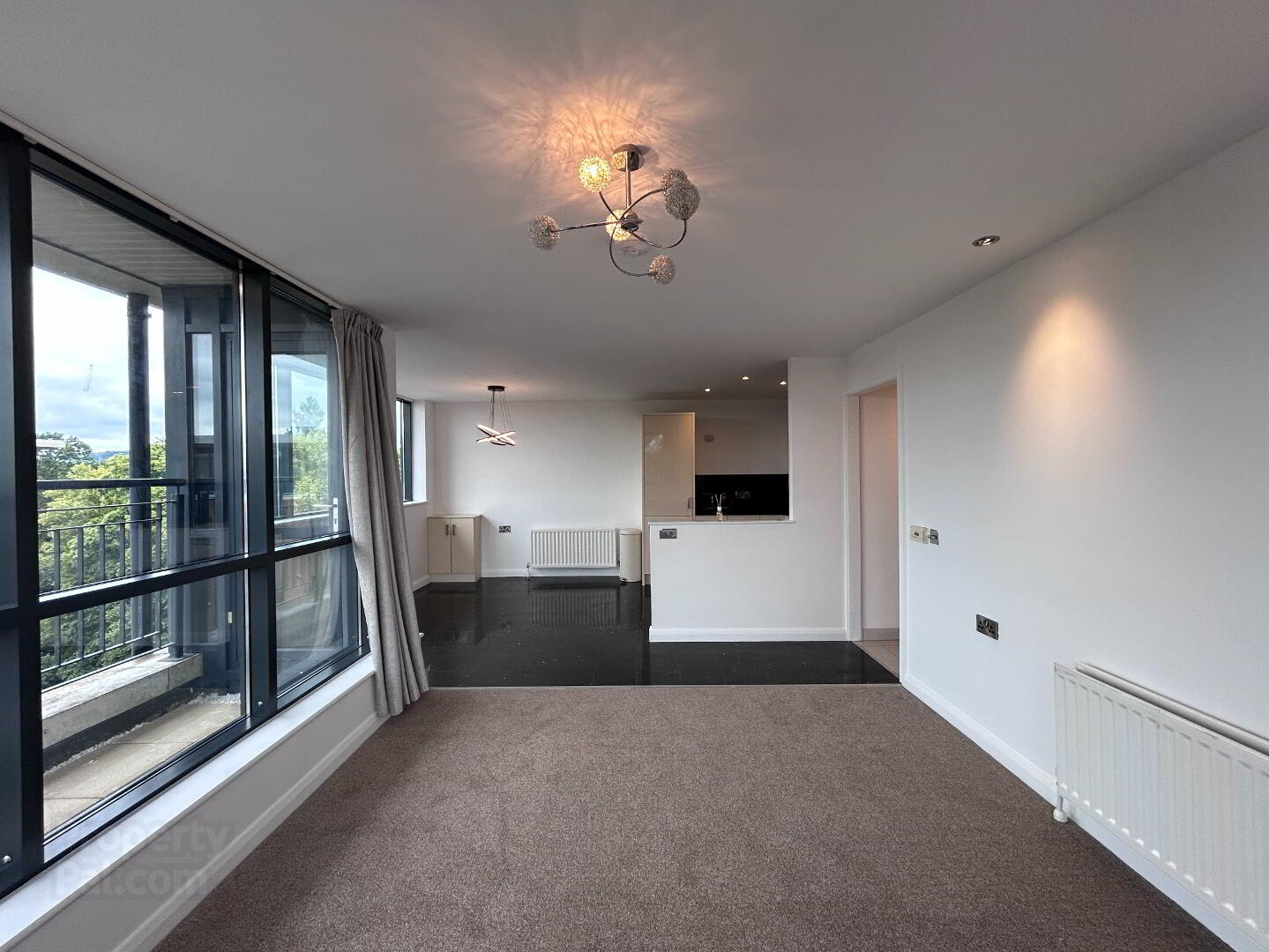 46 The Luna Building (penthouse), 1 Redwood Court 5 of 23