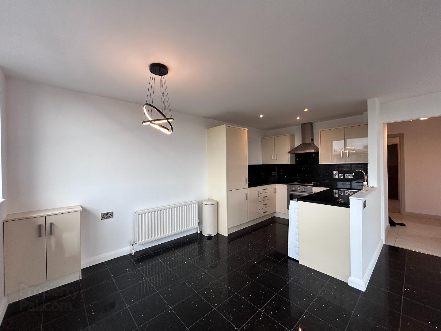 46 The Luna Building (penthouse), 1 Redwood Court 6 of 23