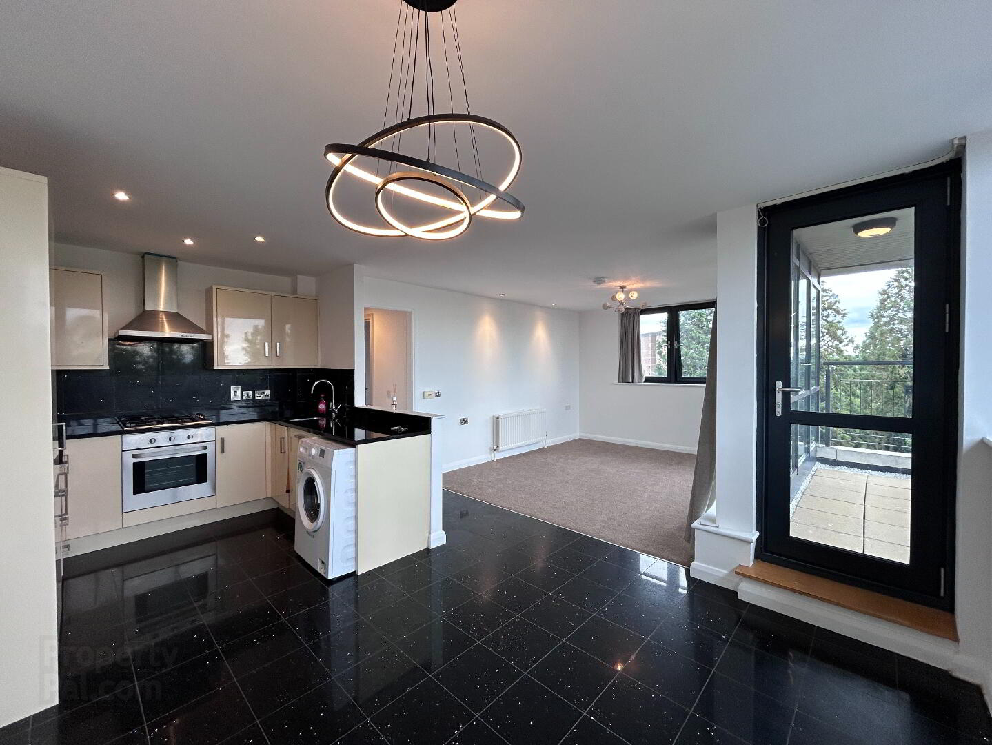 46 The Luna Building (penthouse), 1 Redwood Court 8 of 23