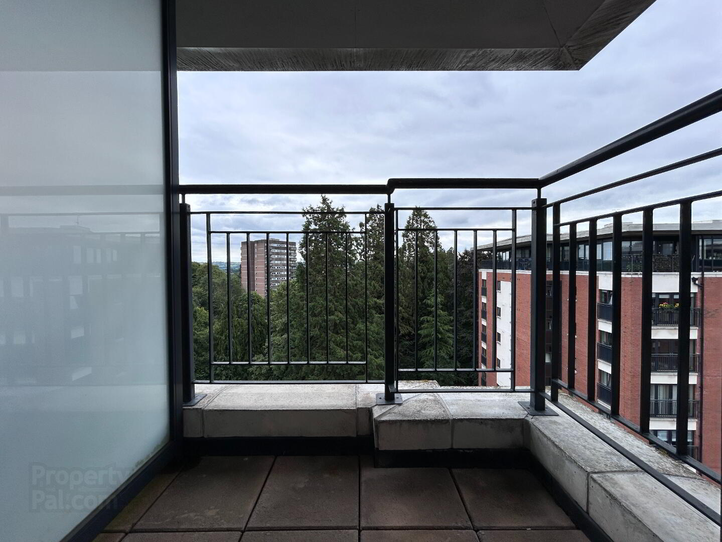 46 The Luna Building (penthouse), 1 Redwood Court 13 of 23