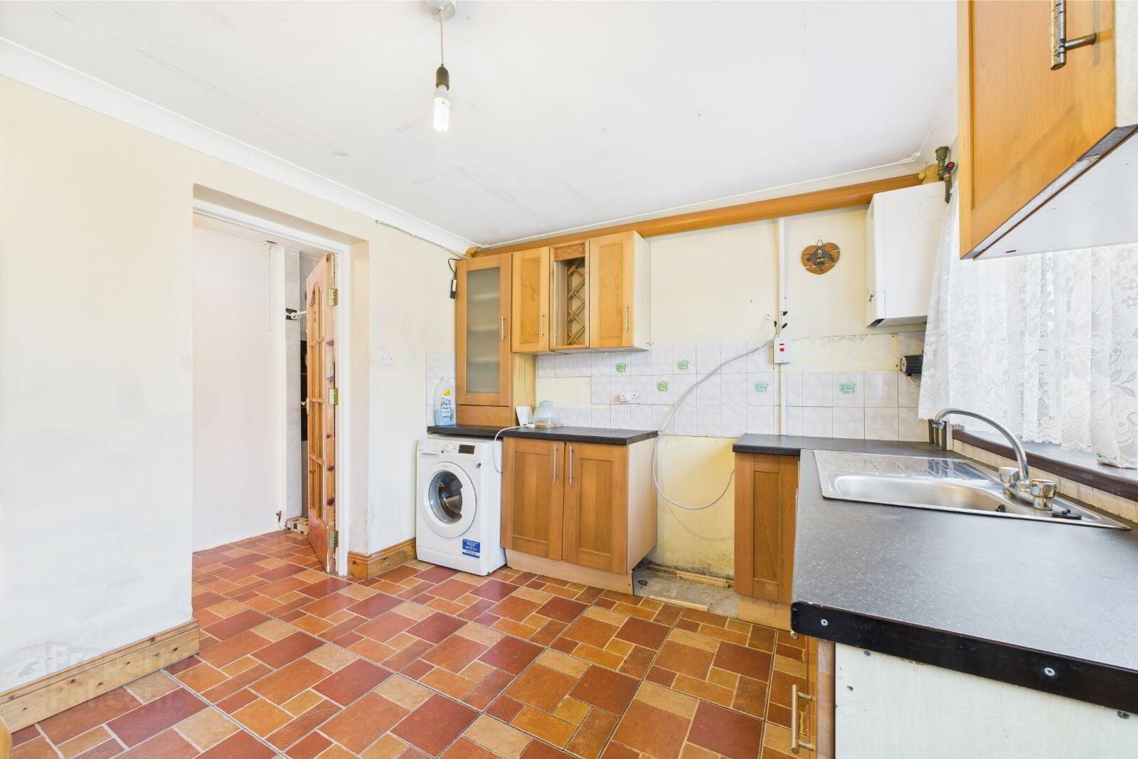 80 Morrissons Avenue 8 of 16