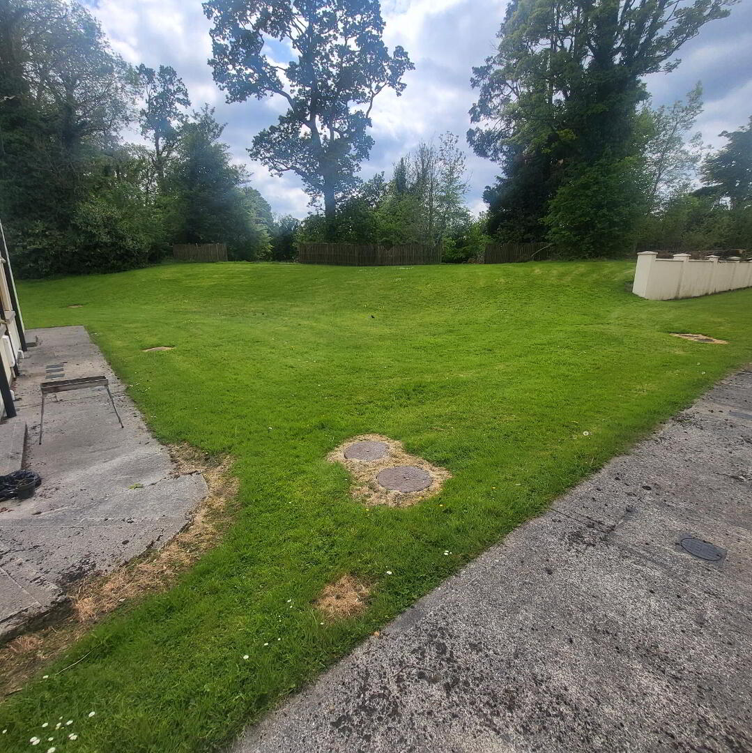 6 Earls Court. Lough Rynn 3 of 31