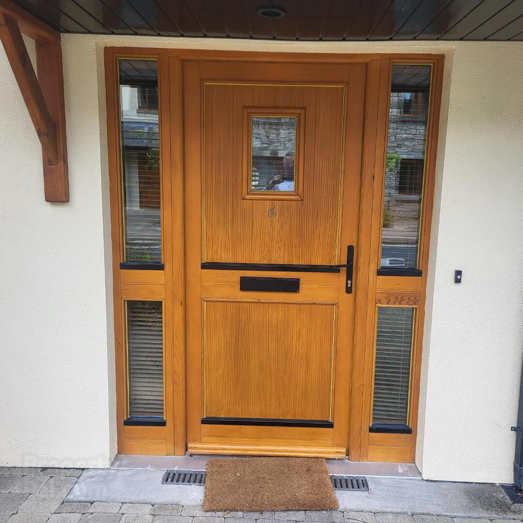 6 Earls Court. Lough Rynn 5 of 31