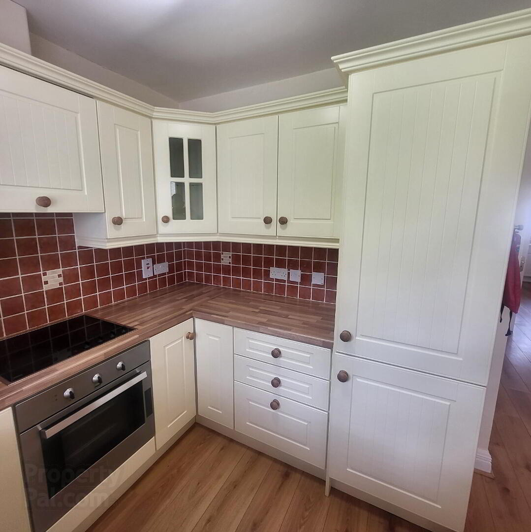 6 Earls Court. Lough Rynn 10 of 31