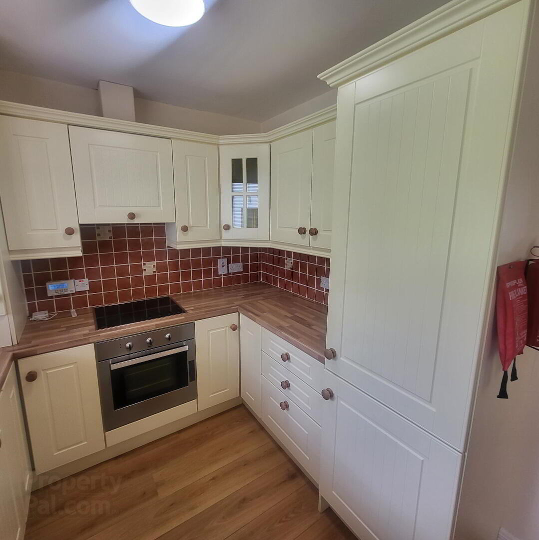 6 Earls Court. Lough Rynn 9 of 31