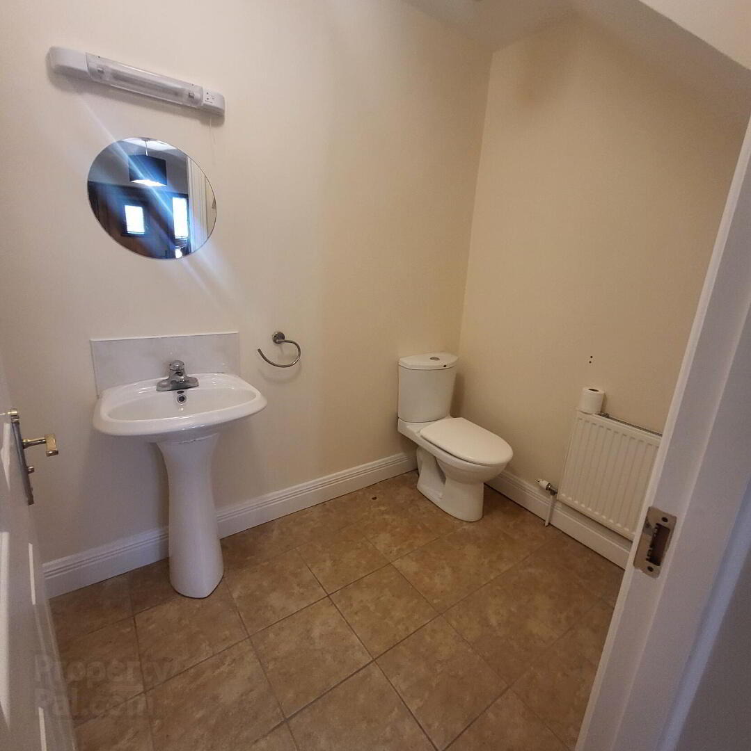 6 Earls Court. Lough Rynn 16 of 31